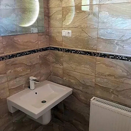 酒店 Elringat-lak Apartmanhaz Kerecsend